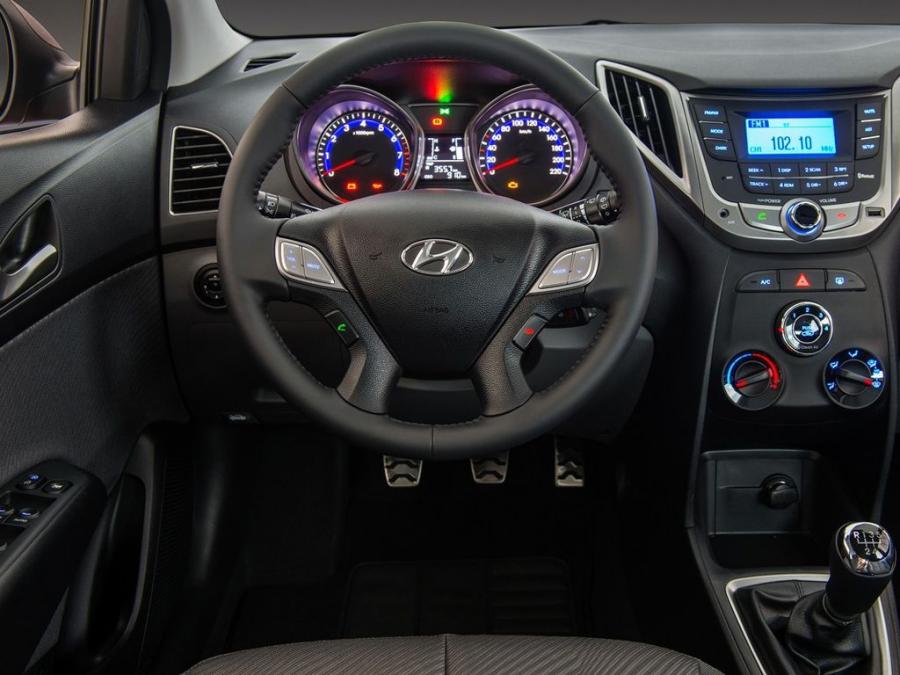  Hyundai HB20X 2013 года  (фото 6 из 16)